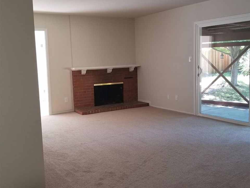 1st image of 326 E Robinhood Dr