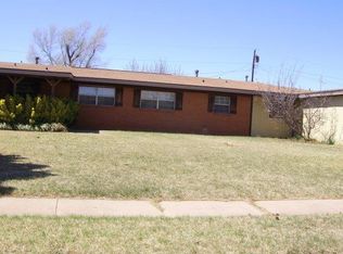 301 Apache Trl, Foss, OK 73647