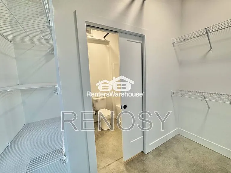 2701 Ingersoll Ave #204 — Photo 10