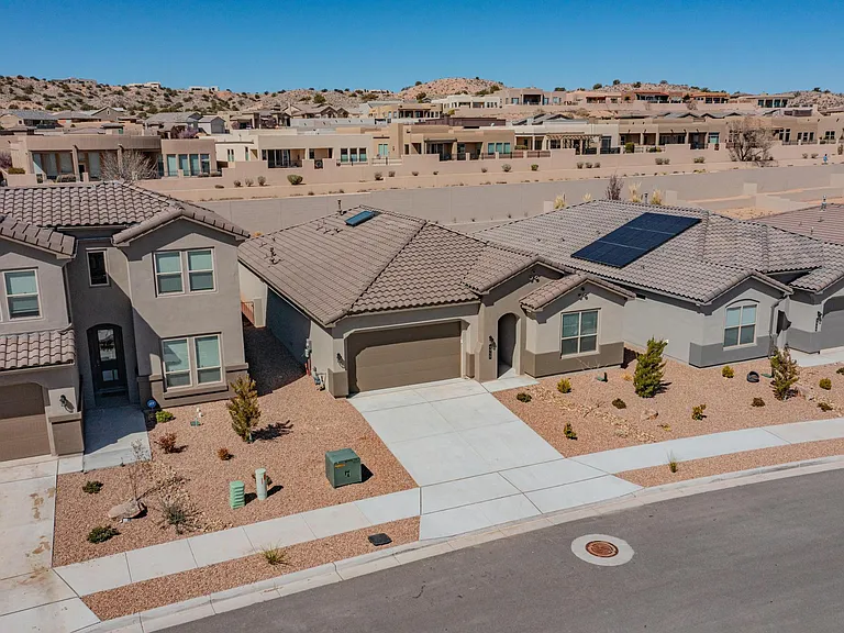 5950 Las Vacas Ct NE — Photo 3