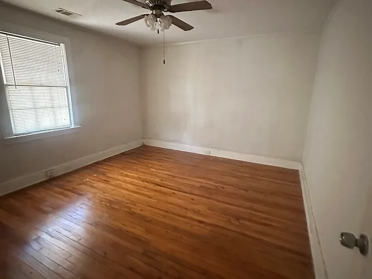 1062 Radio Dr — Photo 2