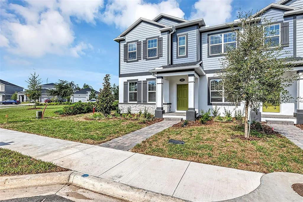 3 bed, 2.5 bath, 1835 sqft, $2,750 — Photo 2