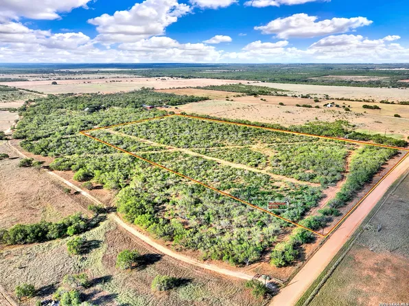 TRACT 1 CR 2530, Moore, TX 78057