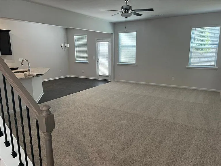 127 Berry Dr #127 — Photo 5
