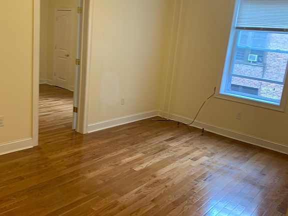 4th image of 15 Gifford Ave #4F