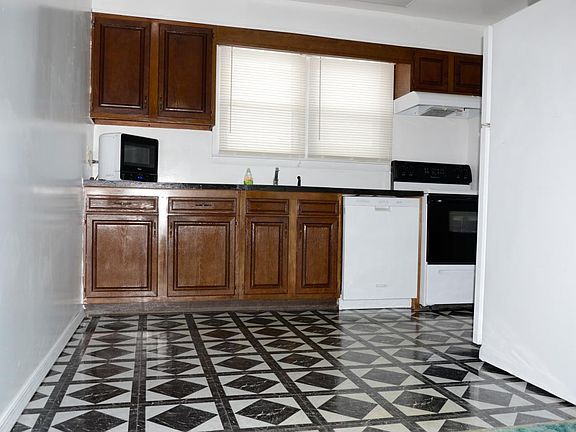 5th image of 415 Parkview Ave