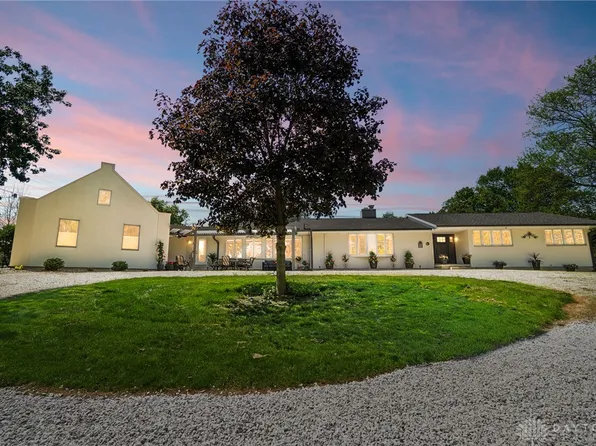 1760 E Evanston Rd, Tipp City, OH 45371