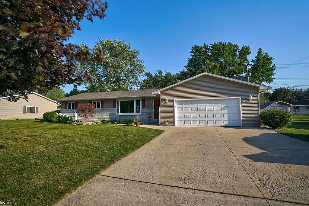 127 Woodlawn Swan, Saint Charles, MI 48655 Zillow