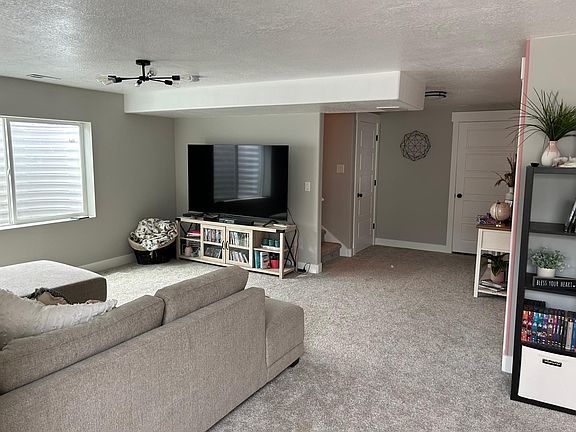 4th image of 2590 N Cormac Pl