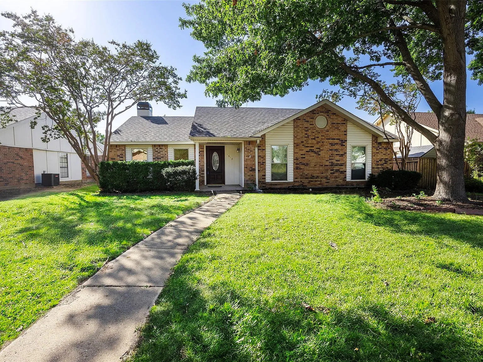 3 bed, 1452 sqft, $2,400 — Photo 3