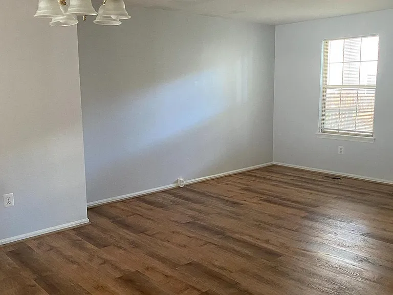 14919 Enterprise Ln — Photo 3