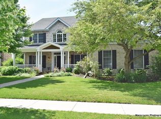 1500 Forest Ridge Rd, St Charles, IL 60174