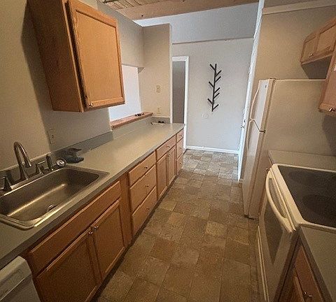 4th image of 125 Main St APT 42
