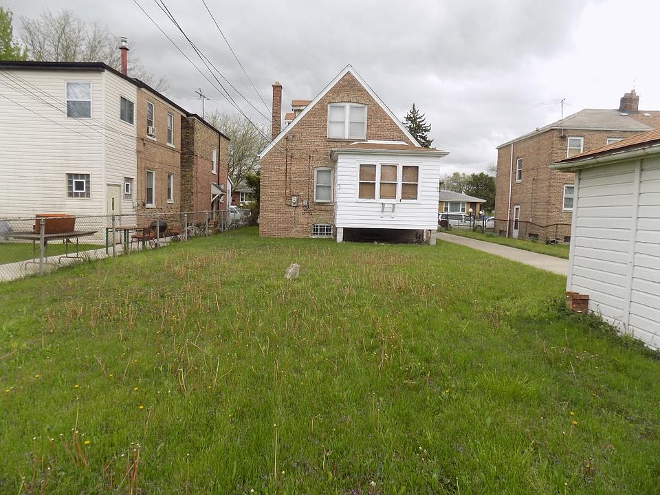 2nd image of 1316 W 110th St