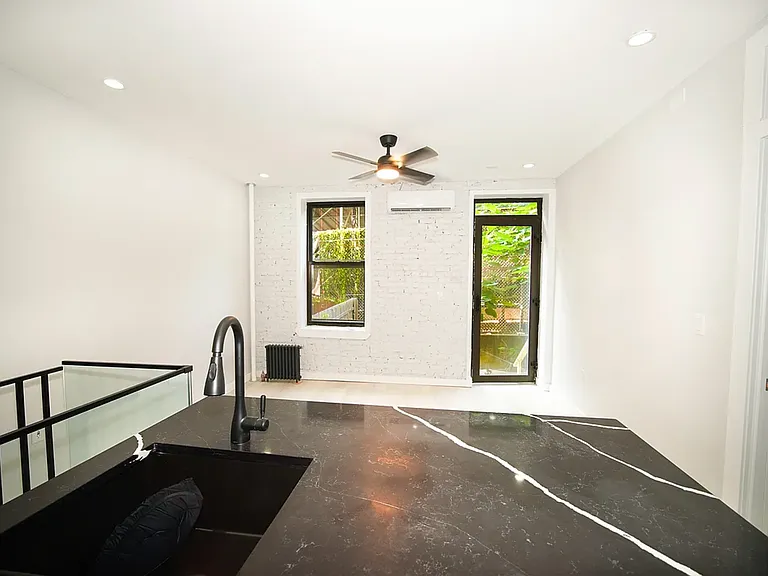 197 Stanton St #1D — Photo 11