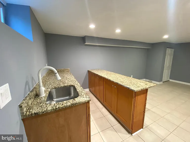 11005 Amherst Ave — Photo 31