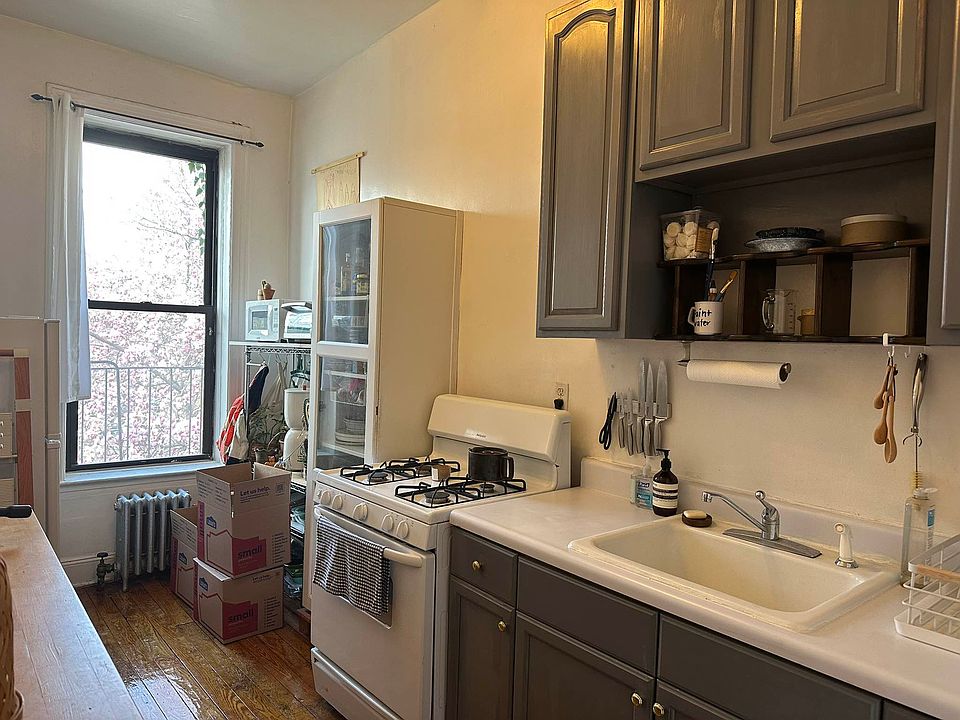 1st image of 440 6th Ave Floor 2