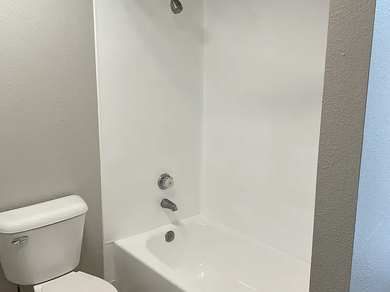 Redmond Park Apts — Photo 22