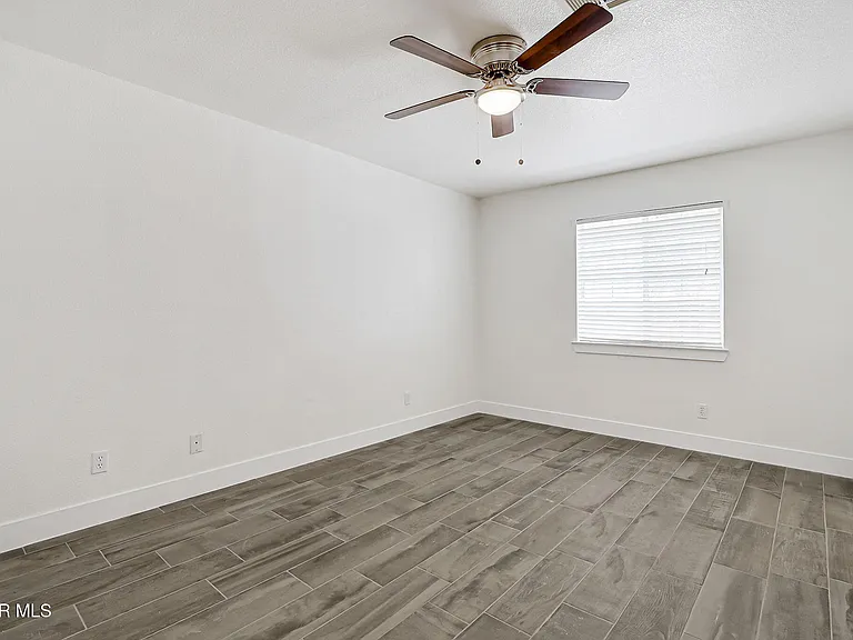 7235 Royal Arms Dr #E — Photo 21
