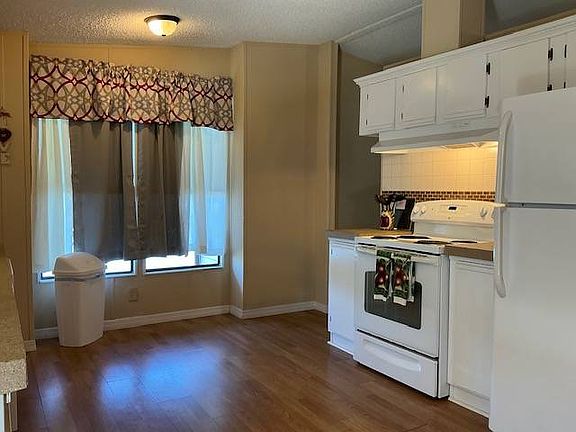 2nd image of 524 Wavecrest Ct