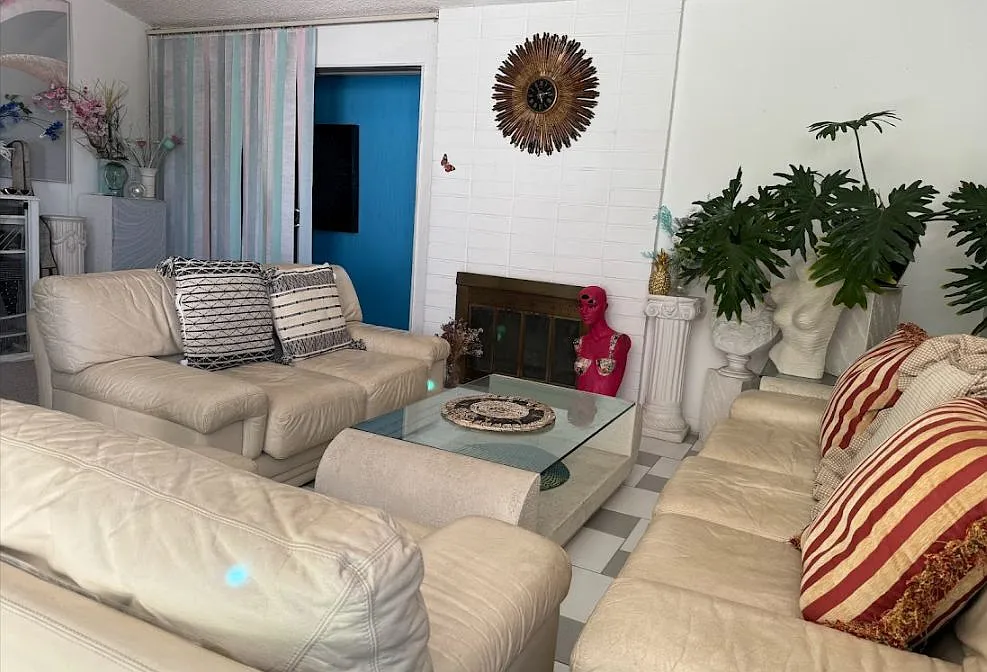 5 bed, 2.5 bath, 2100 sqft, $975 — Photo 3