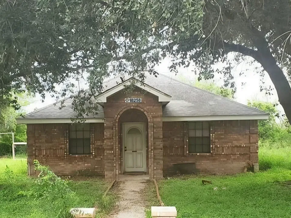 18258 Aurora St