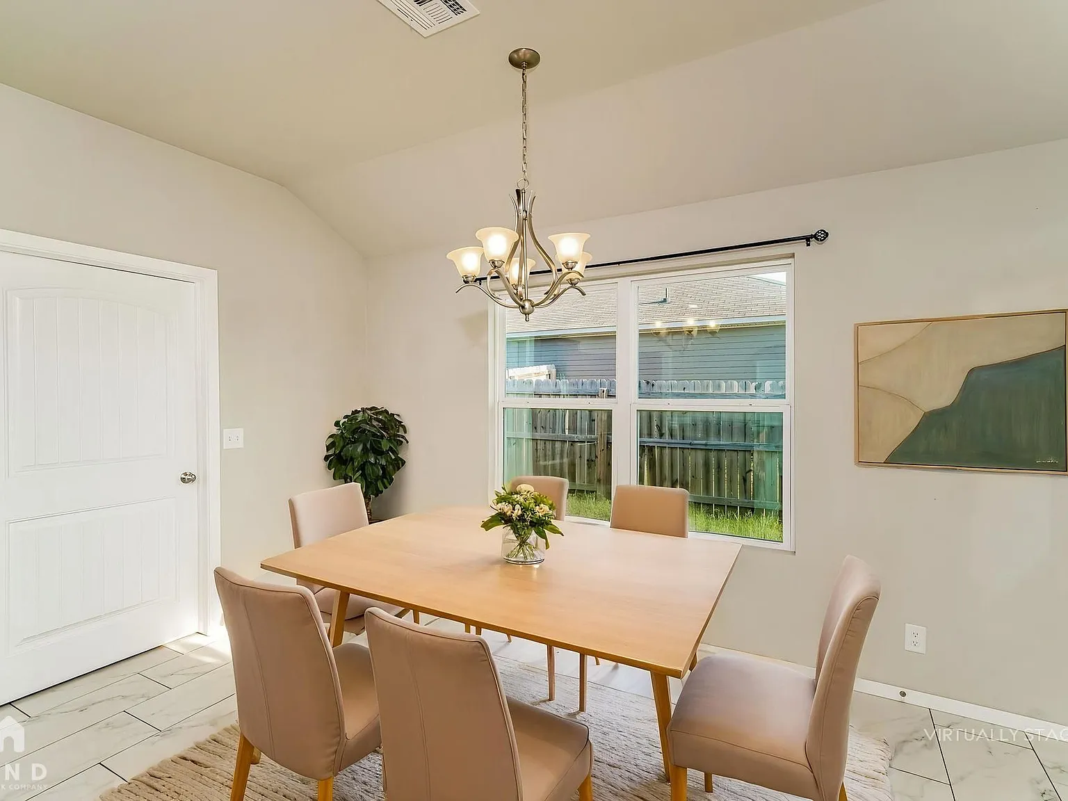 3 bed, 2.0 bath, 1539 sqft, $1,950 — Photo 3