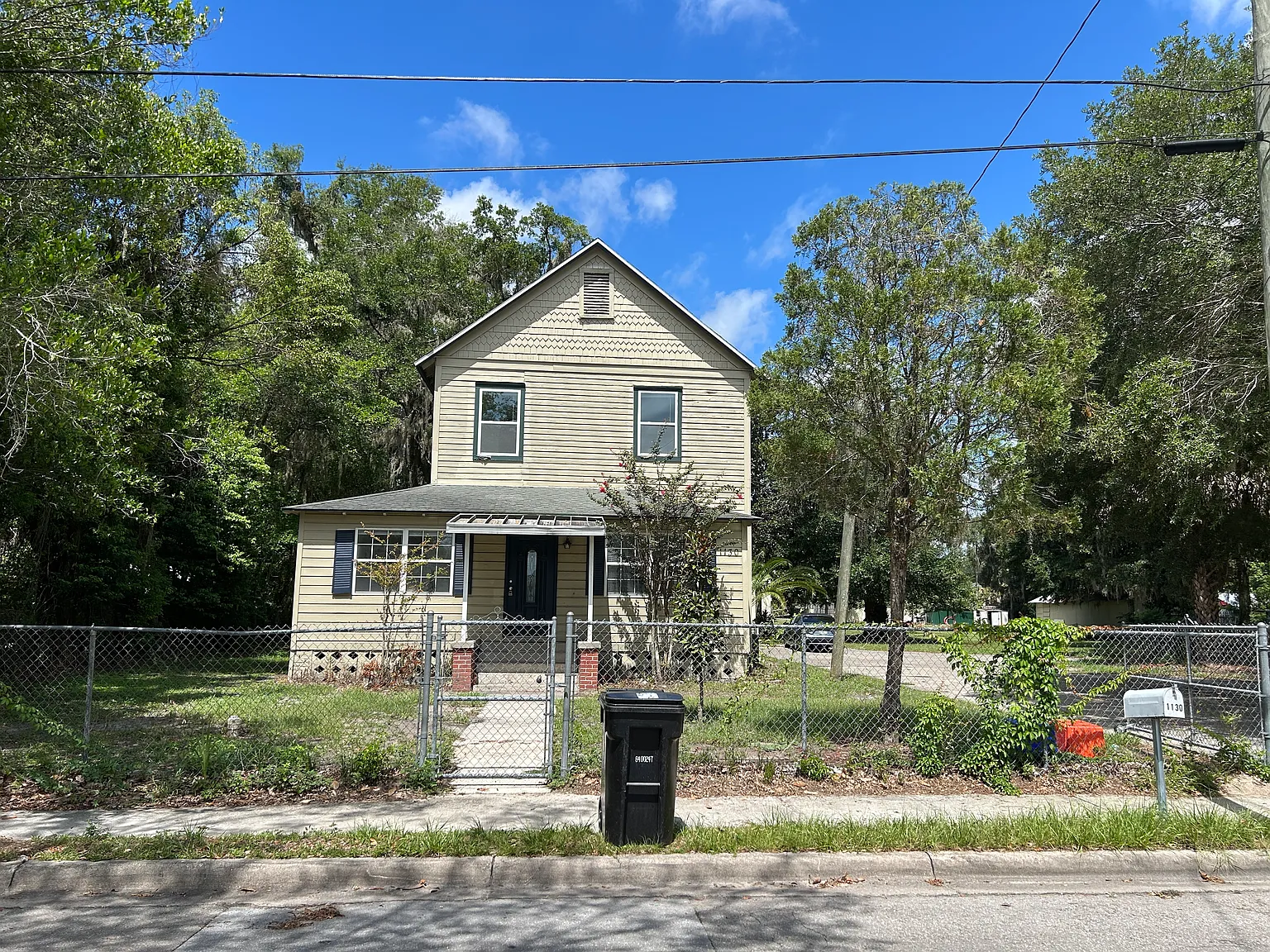 3 bed, 1945 sqft, $1,900 — Photo 1