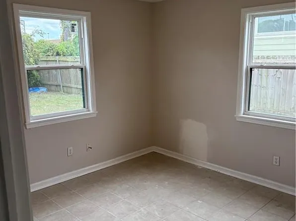 117 Portage Pl, New Orleans, LA 70119