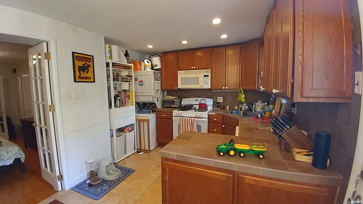 Rented by B & H Properties of New York LTD | media 30