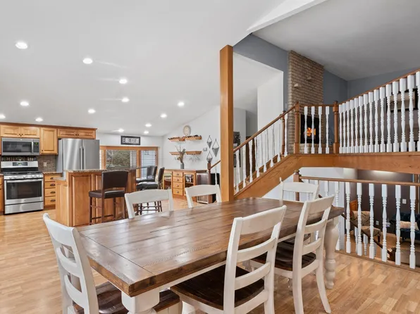 6758 E Shadow Lake Dr, Lino Lakes, MN 55014