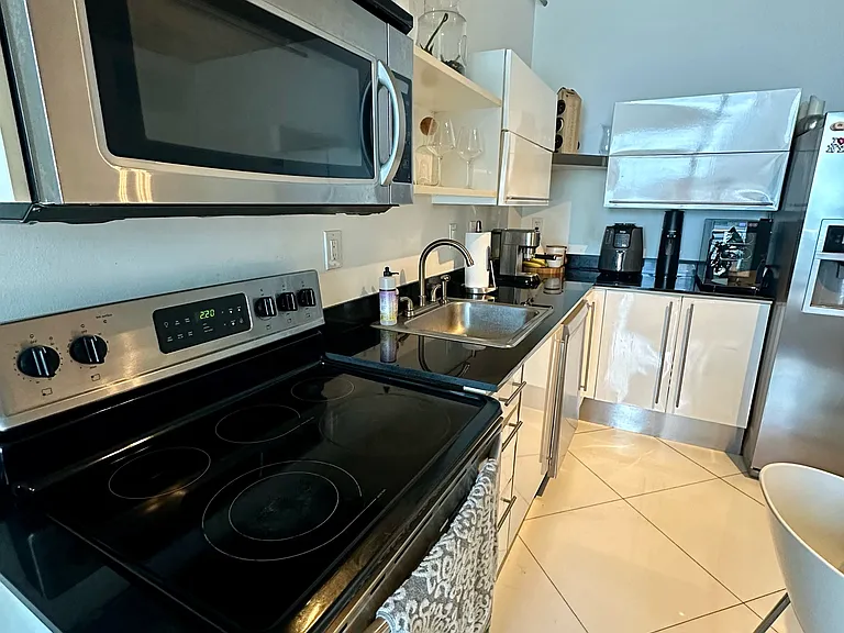690 SW 1st Ct #1430 — Photo 11