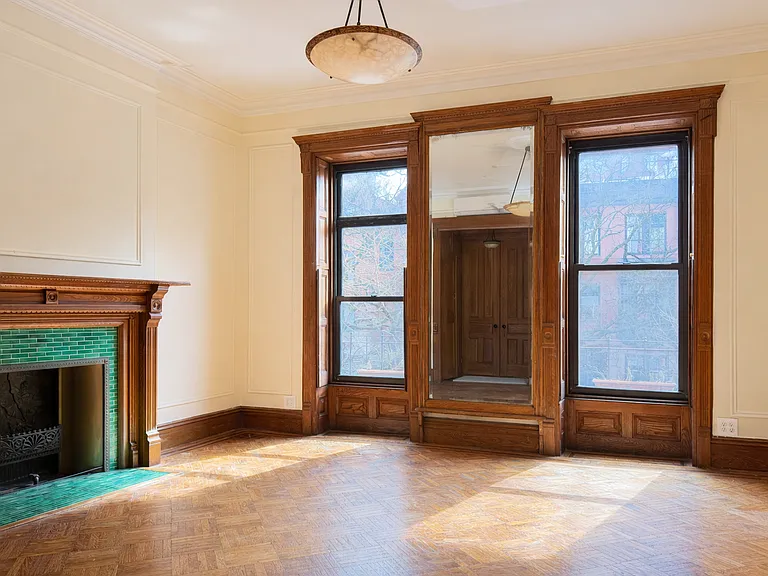 137 Manhattan Ave #1 — Photo 9