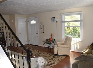 11 Sunnyside Dr, Fairport, NY 14450