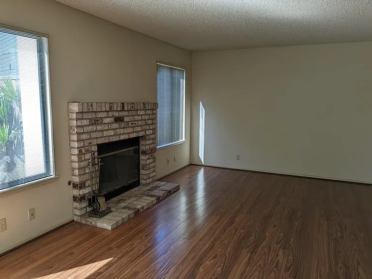 Gas fireplace