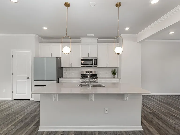 3105 Brellon Ln — Photo 4