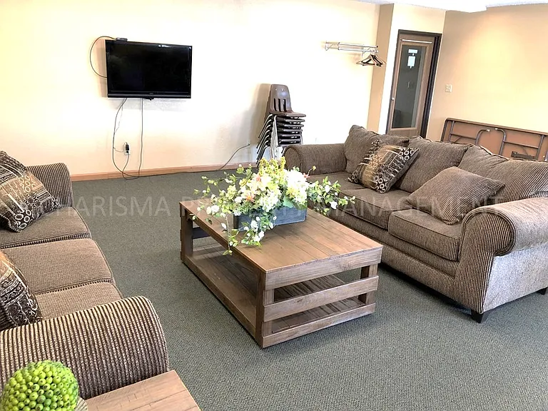 Missouri View Apartments — Photo 16