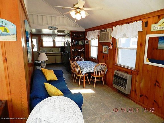 5th image of 24 10th Ln #272