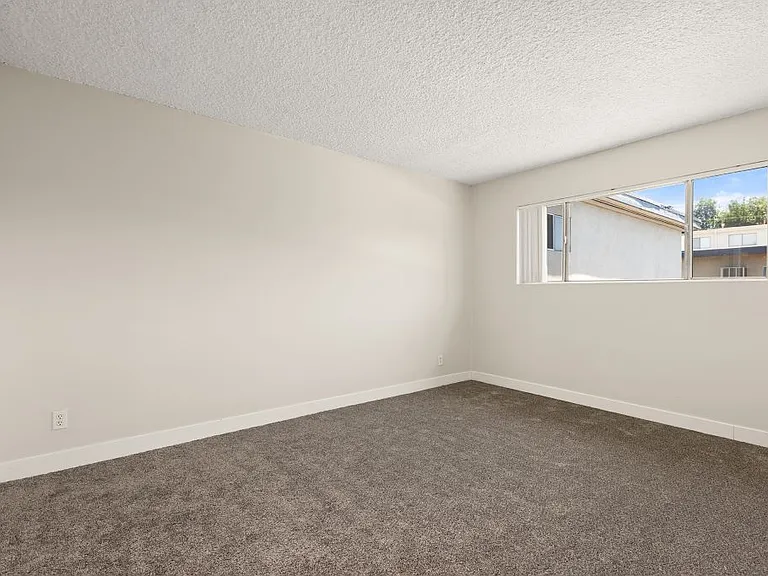 Parthenia Terrace Apartments — Photo 54