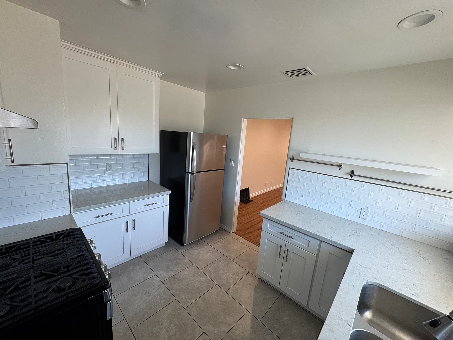 6302 Denny Ave — Photo 4