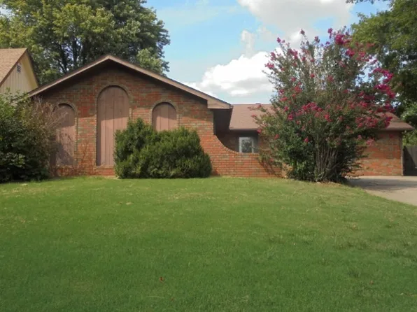 3721 Larkspur Dr, Ponca City, OK 74604