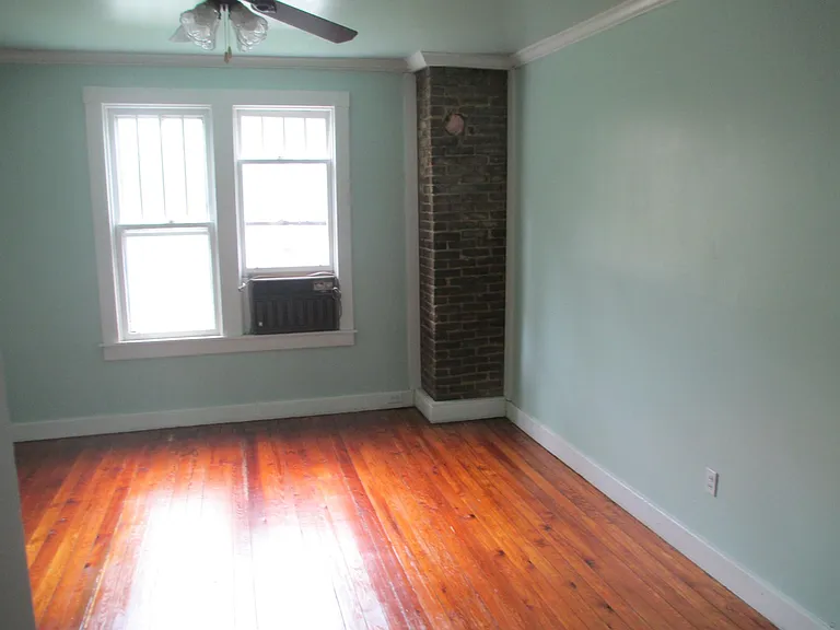 Bedroom 13'x16'