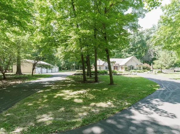 N6005 Colonial DRIVE, Sullivan, WI 53178