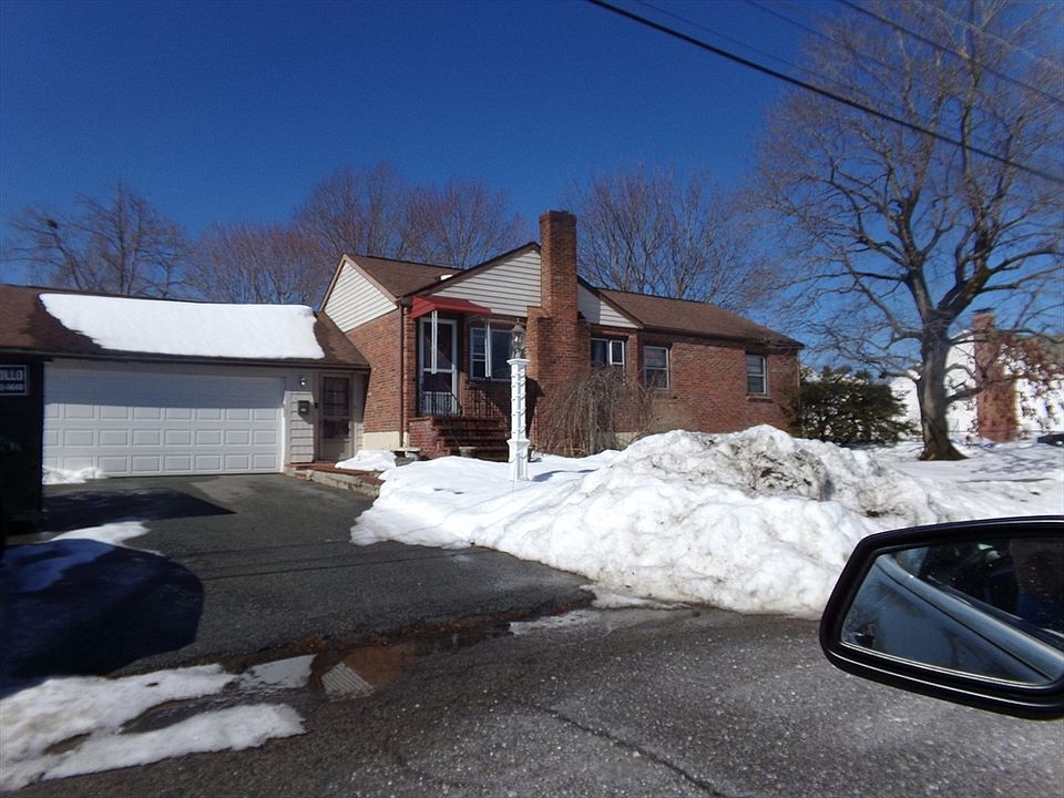 2nd image of 225 Sunnyside Rd