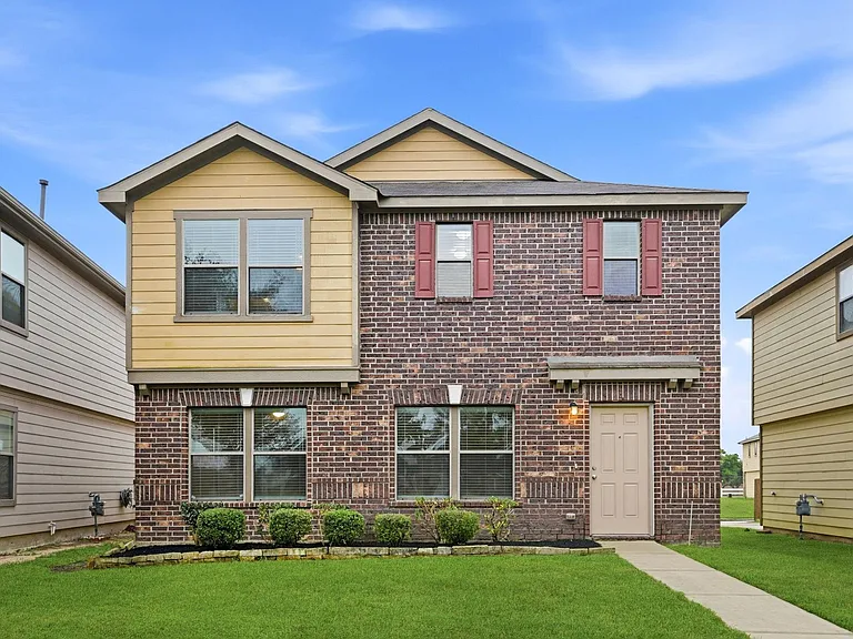 1230 Grassy View Dr — Photo 2