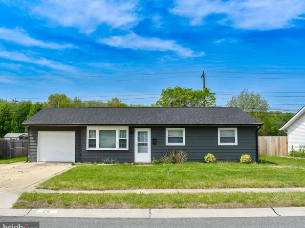 28 Sanford Dr, Newark, DE 19713