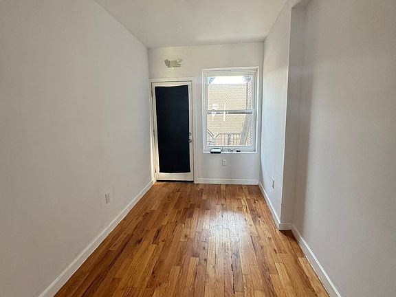 4th image of 585 Central Ave #102