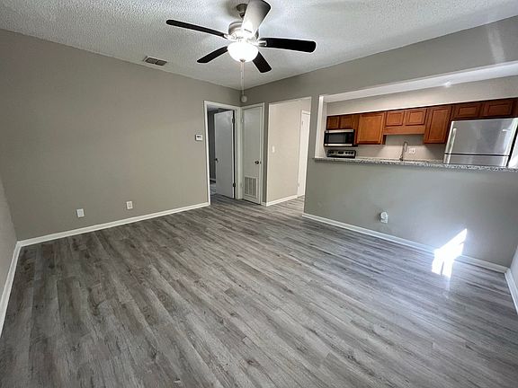 5th image of 5424 101st St