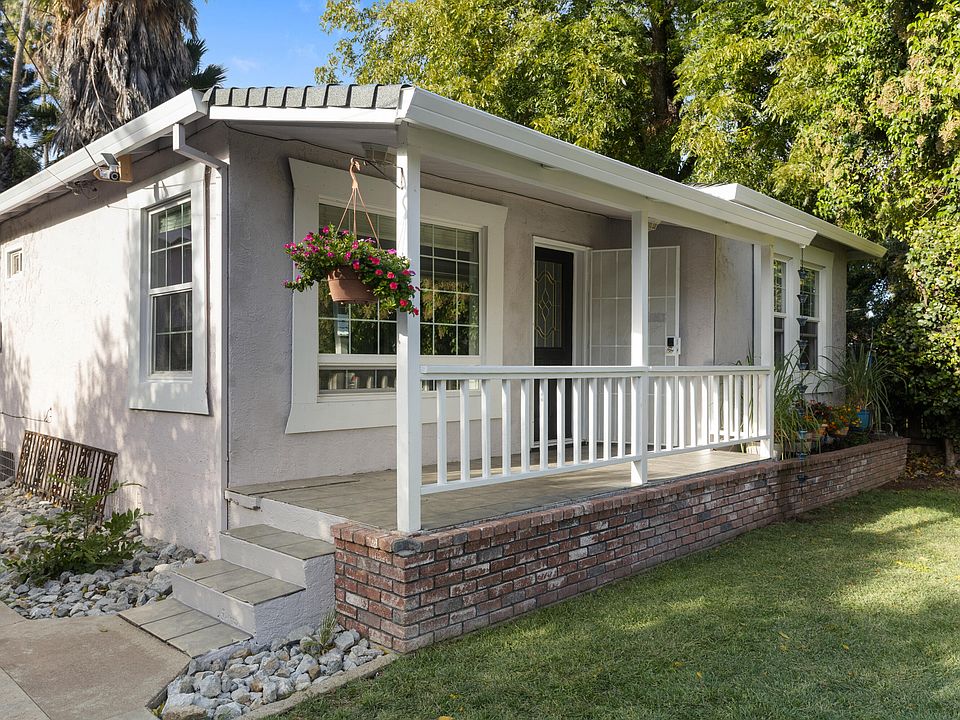 にこ 2940 Anita St, Redding, CA 96001 | Zillow