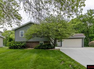 49 Camelot Ln, Mankato, MN 56001